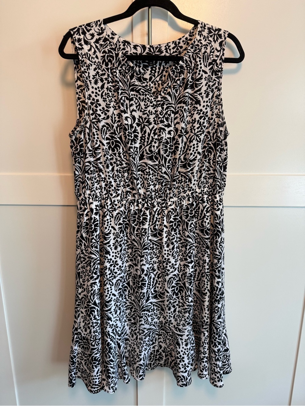 Talbots Black and White Sleeveless Floral Midi Dress